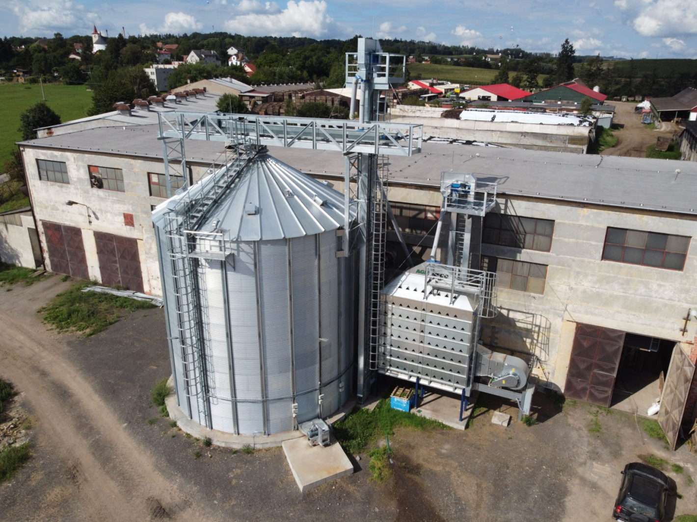 Sušička obilí NECO a skladovací obilné silo Mysilo