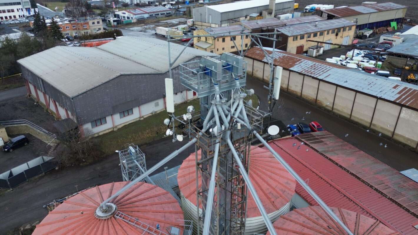elevátor a spádová doprava obilí – VAFO Production, Chrášťany u Prahy (2. etapa, 2025)