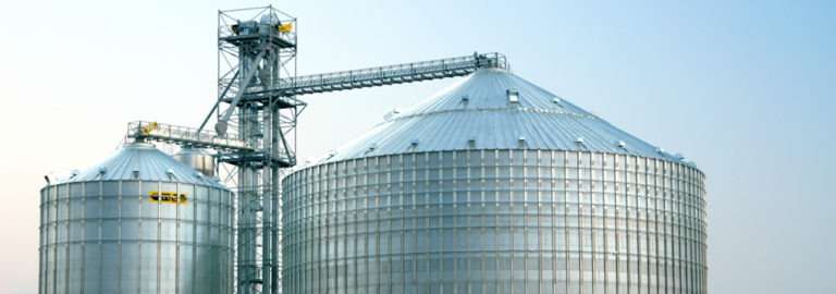 Silos in which to store and dry