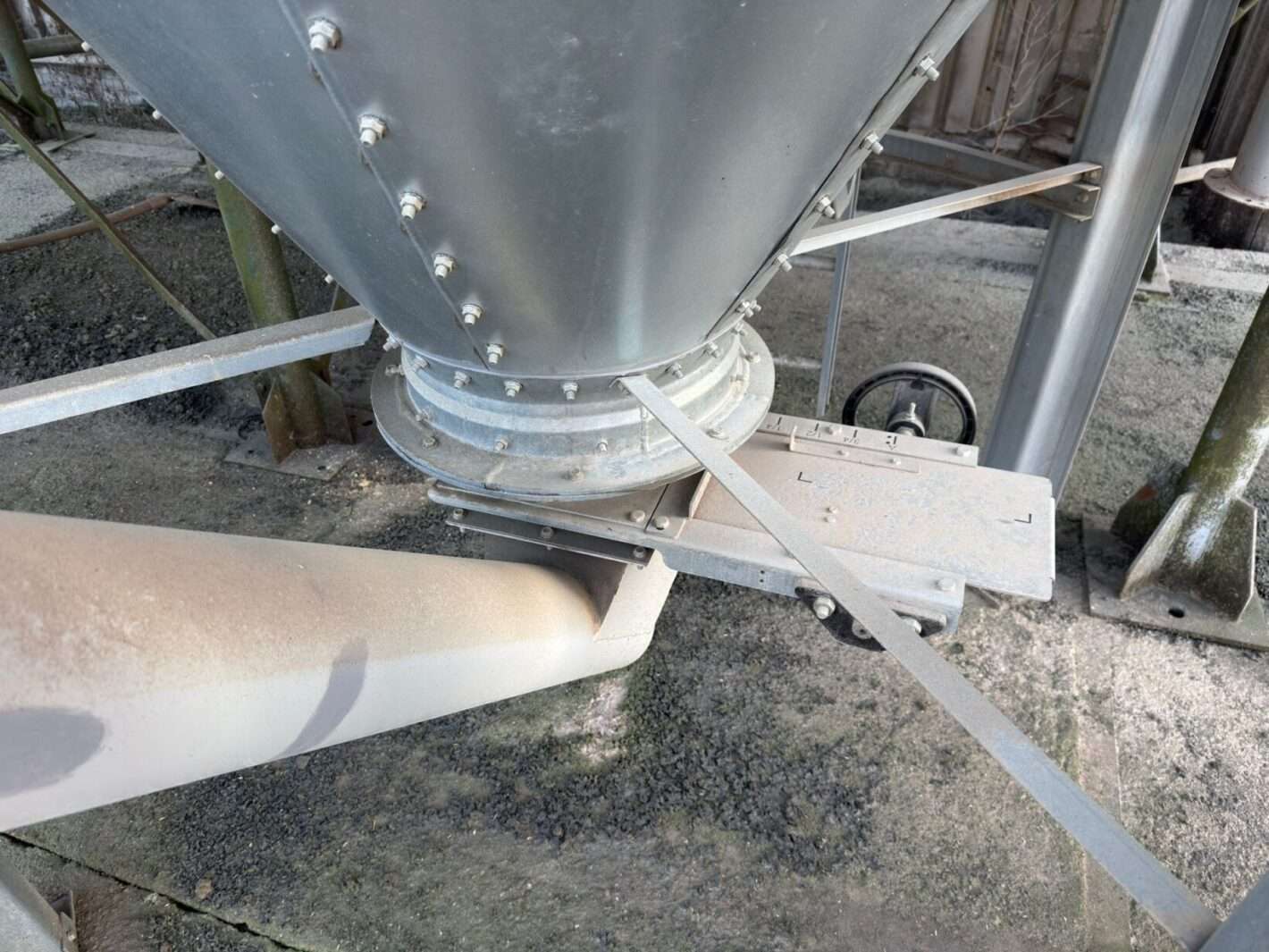 Detail výsypky a napojení technologie v projektu Agro Sedlice