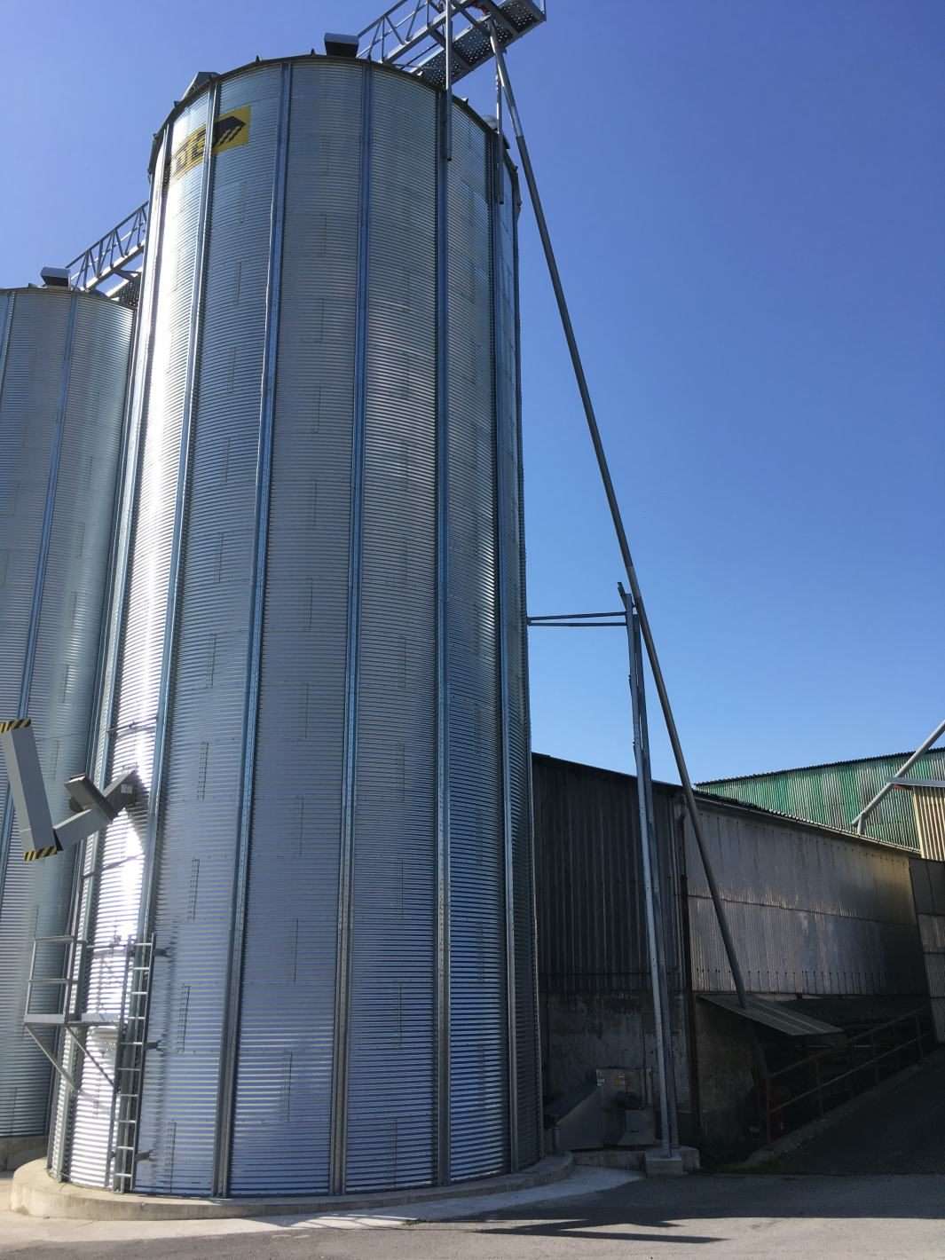 2x obilné silo MFS S24-22